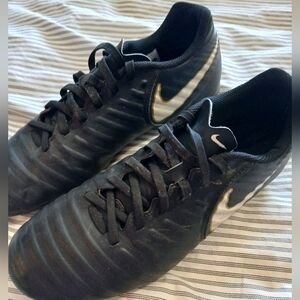 Nike Soccer Cleats Boys Size 7